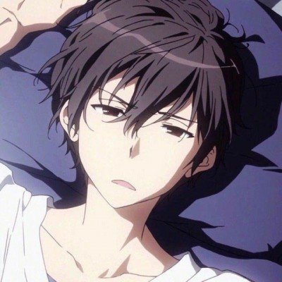 美女COS《巫师3》叶奈法惊艳绝伦 白嫩香肩紫眸勾人